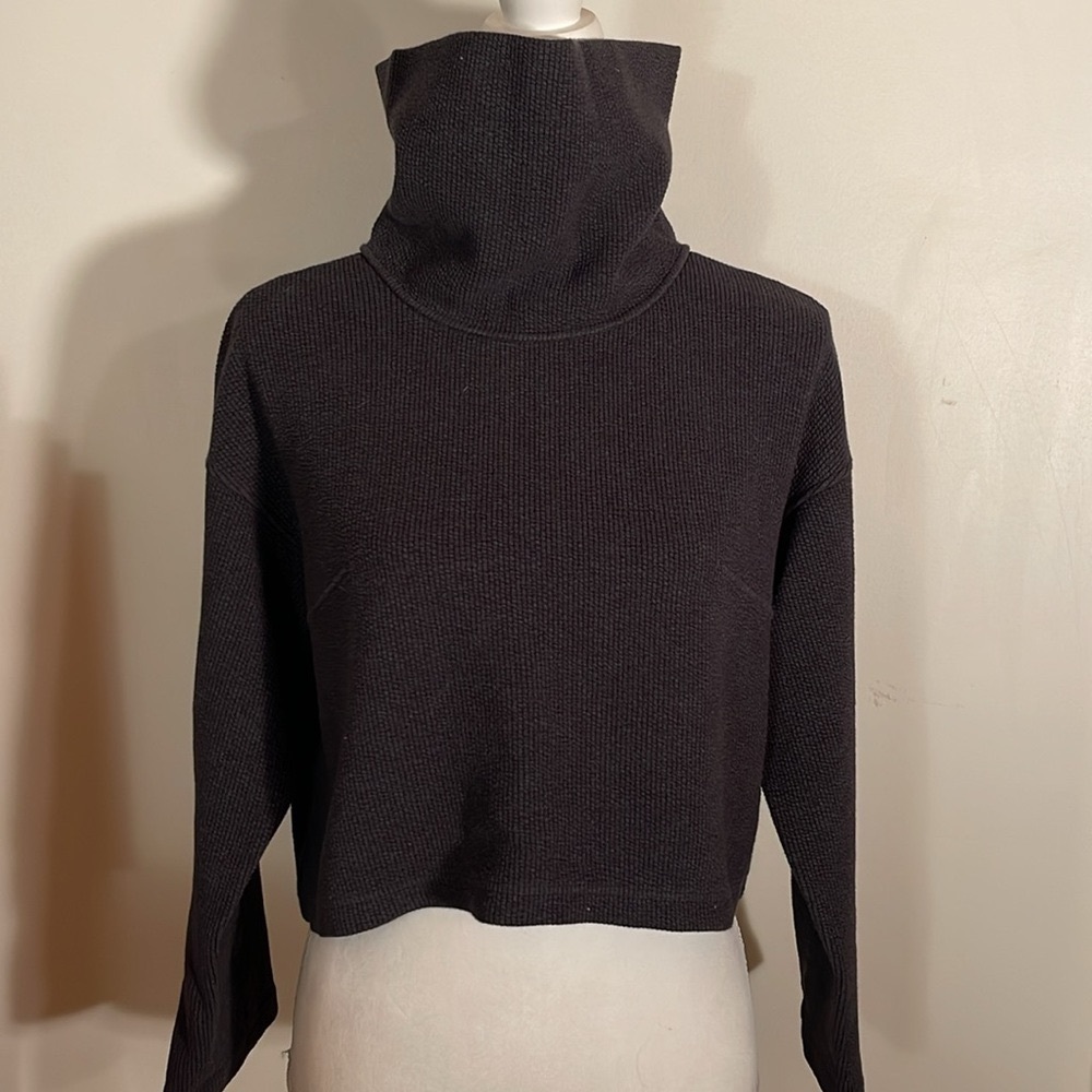 lululemon athletica Charcoal High-Neck Sweatshirt